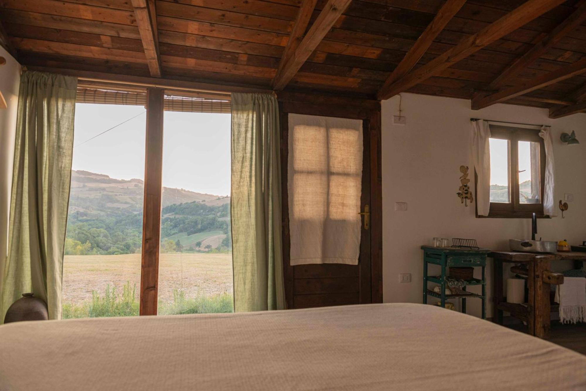 Le Bumbarelle Bed and Breakfast Tavoleto Eksteriør billede